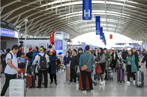 旅游消费活力释放 上市旅企半年报业绩亮眼