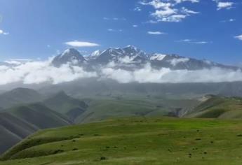 一山两季 新疆昆仑山秋季旅游持续升温